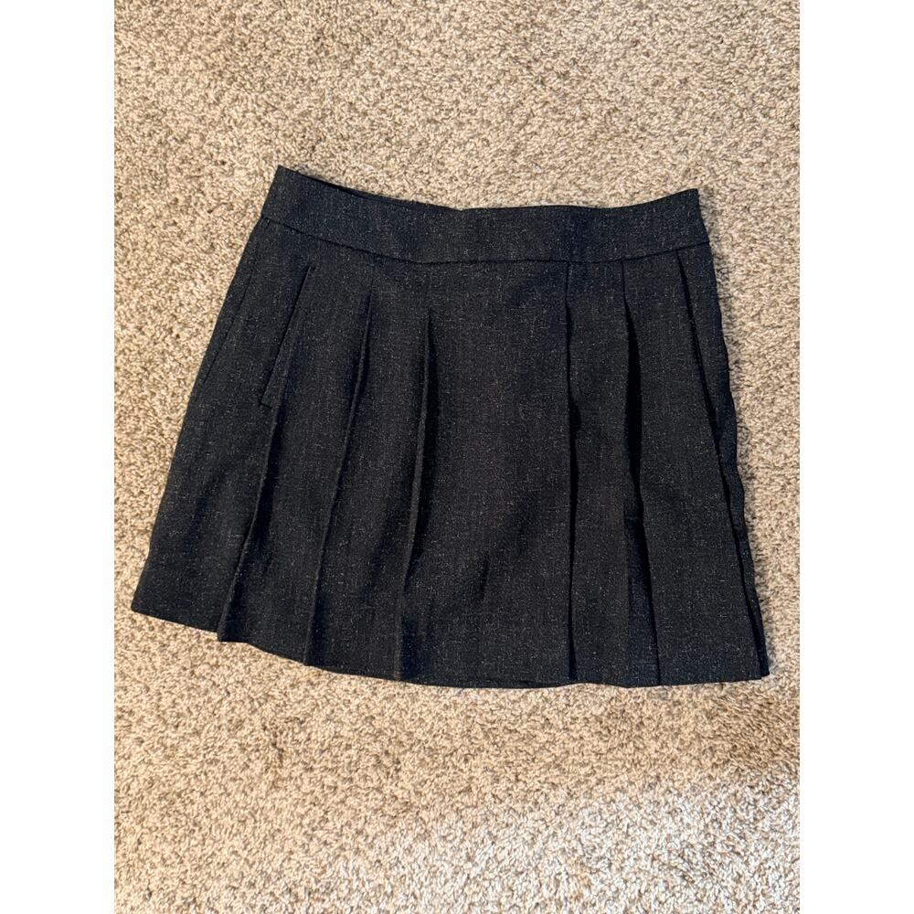 3 for $9 Gap Gray pleated front skirt 6 mini euc